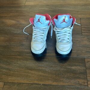 Nike Jordan 5 Retro’s Size 6Y Boys/Girls